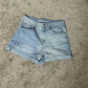no boundaries size 11 Light wash denim shorts